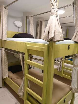 Отели типа «постель и завтрак» KGT House Дублин Кровать в общем номере для мужчин и женщин с 16 кроватями-3