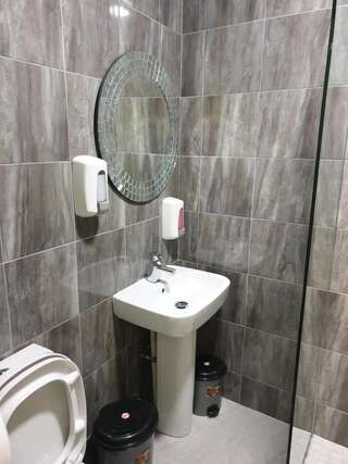 Отели типа «постель и завтрак» KGT House Дублин Кровать в общем номере для мужчин и женщин с 16 кроватями-7